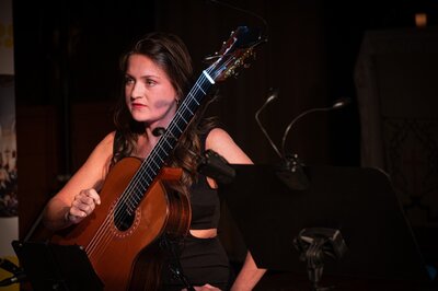 Ester Pavlů, Barbora Kubíková 