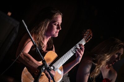 Ester Pavlů, Barbora Kubíková 