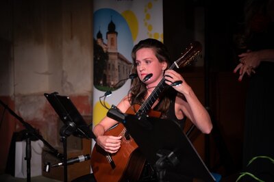 Ester Pavlů, Barbora Kubíková 