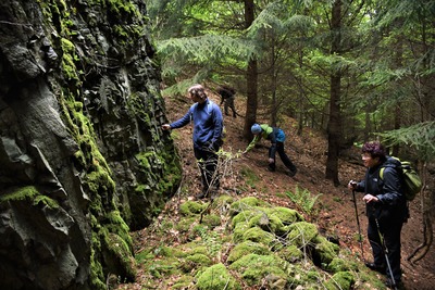 Černé vyvřelé horniny na Rudném vrchu
