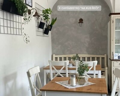 Café a Bistro Na kus řeči