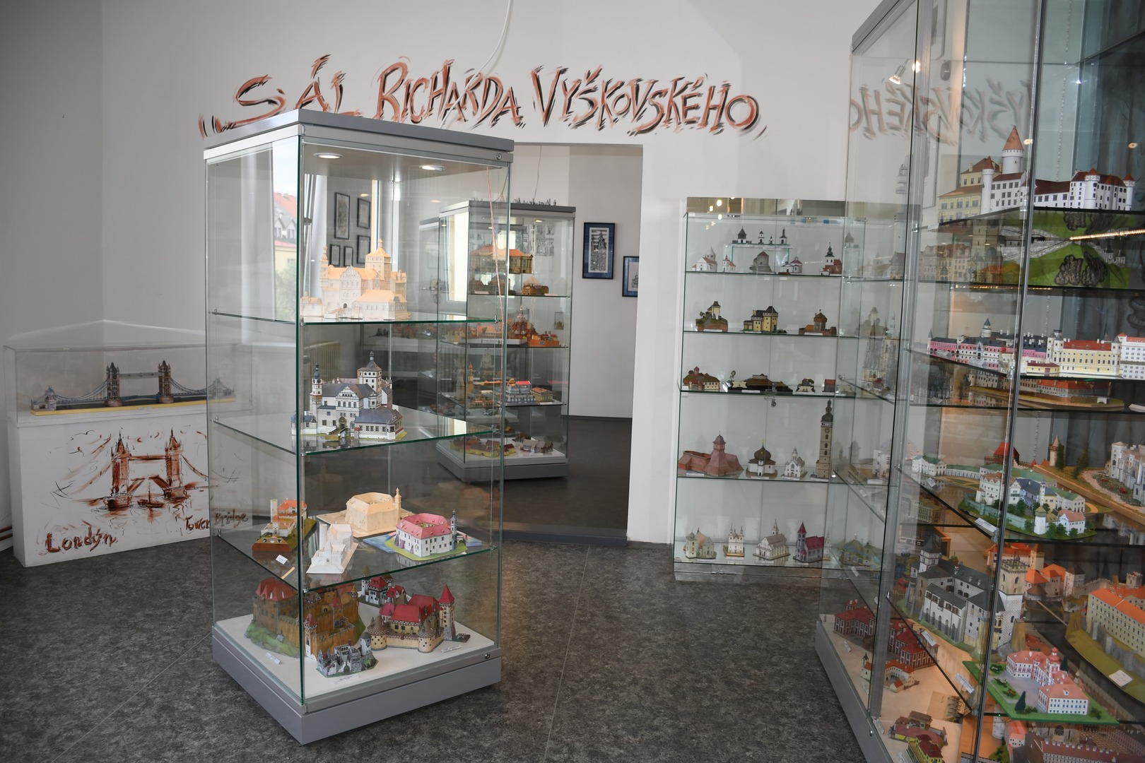 Muzeum papírových modelů v Polici nad Metují