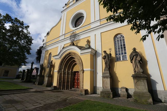 Kostel Nanebevzetí Panny Marie, Police nad Metují