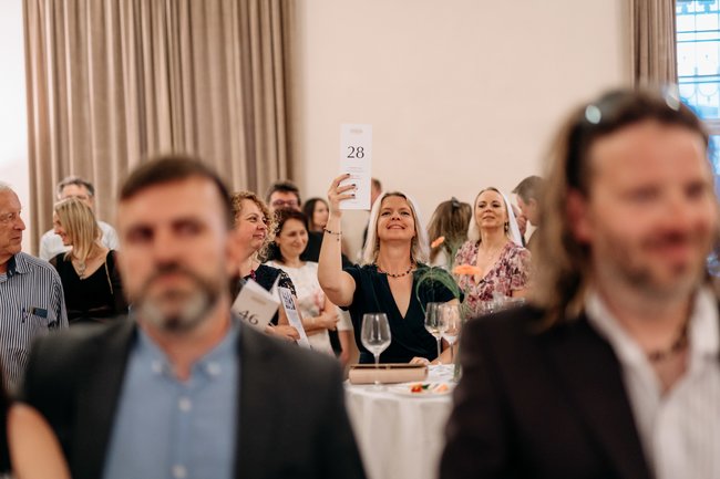 Dobročinný večer pro Broumovsko vynesl rekordní částku, která podpoří projekty na Broumovsku