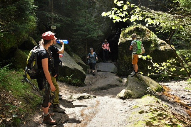 S geologem po Broumovských stěnách opět se sluncem a dobrou náladou