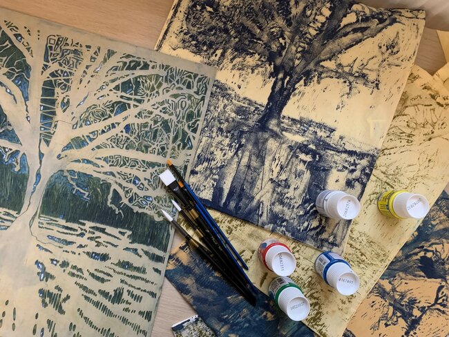 Výroba originálních tašek s dávným příběhem