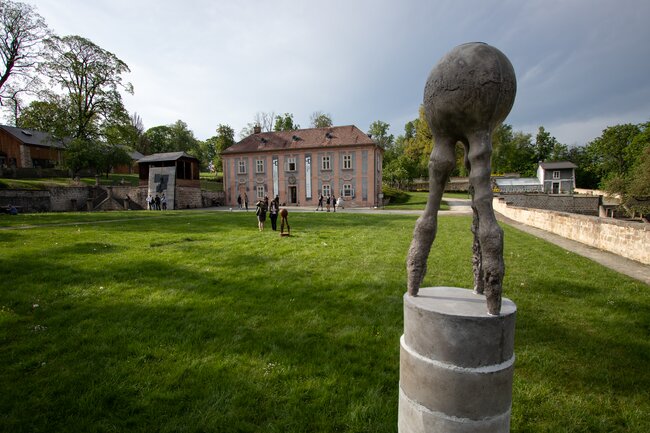 Komentovaná prohlídka výstav Zorné pole a Klášterní zahrada 2024