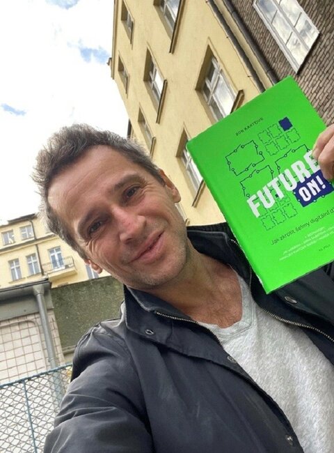 Dialog Café: Od No Future k Future ON!