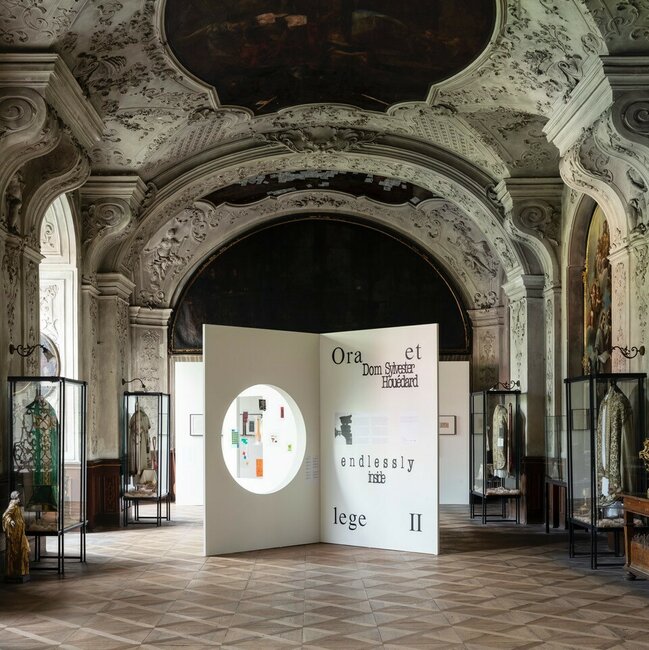 Lektorská prohlídka výstavy Dom Sylvester Houédard : endlessly inside 