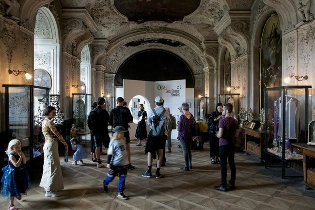 Kurátorská prohlídka výstavy Dom Sylvester Houédard : endlessly inside 