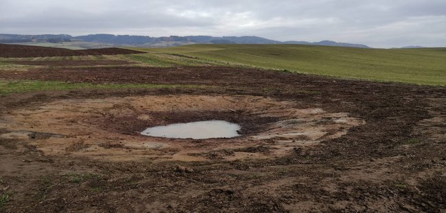 „Je tu spousta míst s velkým potenciálem k zádrži vody,“ říkají lokální koordinátoři na Broumovsku